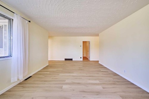 28 Cornell Place Nw, Calgary, AB 