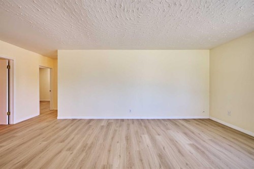 28 Cornell Place Nw, Calgary, AB 