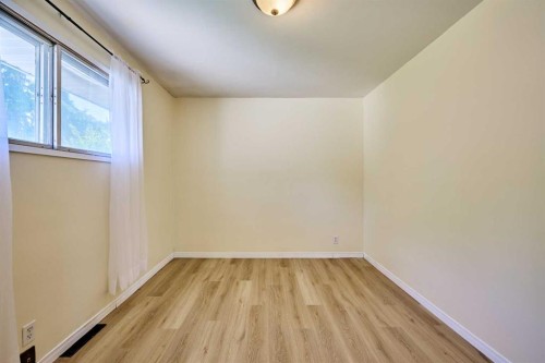 28 Cornell Place Nw, Calgary, AB 