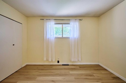 28 Cornell Place Nw, Calgary, AB 