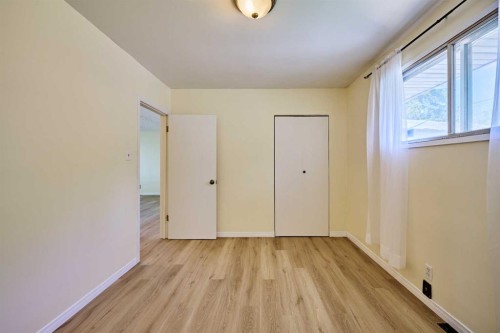 28 Cornell Place Nw, Calgary, AB 