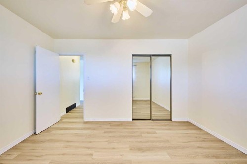 28 Cornell Place Nw, Calgary, AB 