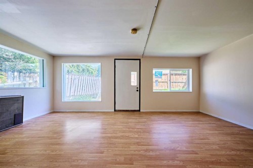 28 Cornell Place Nw, Calgary, AB 