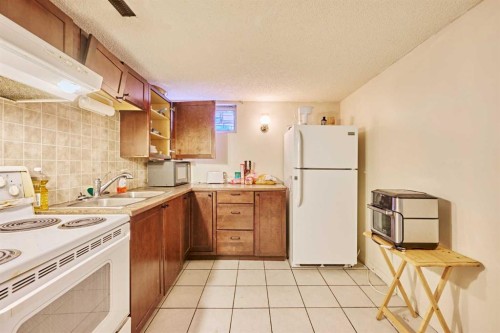 28 Cornell Place Nw, Calgary, AB 
