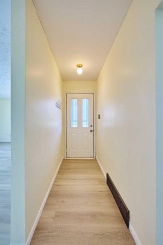 28 Cornell Place Nw, Calgary, AB 