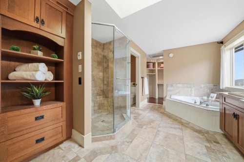 2593 Coopers Circle Sw, Airdrie, AB 