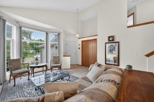 76 Hawkmount Close Nw, Calgary, AB 