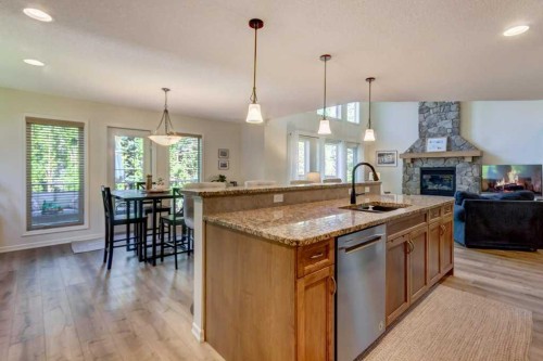 8 Crystal Green Grove, Okotoks, AB 