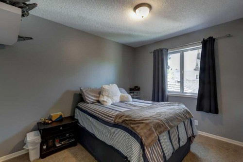 8 Crystal Green Grove, Okotoks, AB 