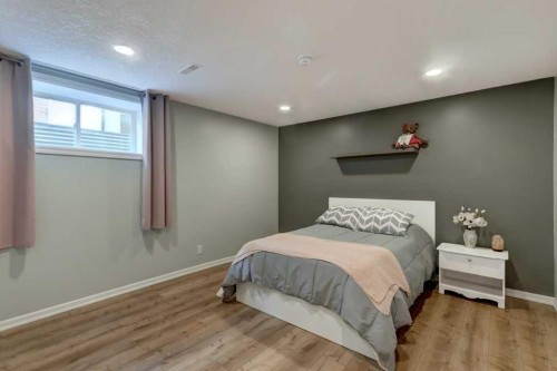 8 Crystal Green Grove, Okotoks, AB 