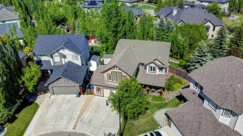 8 Crystal Green Grove, Okotoks, AB 