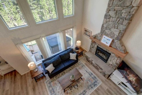 8 Crystal Green Grove, Okotoks, AB 