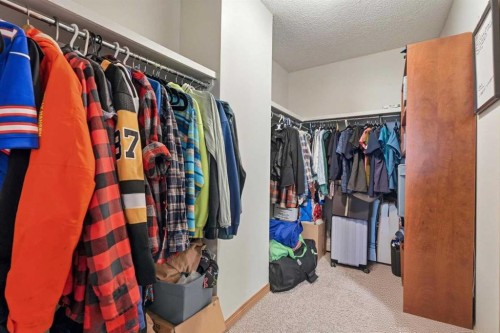 805-320 Meredith Road Ne, Calgary, AB - Indoor With Storage