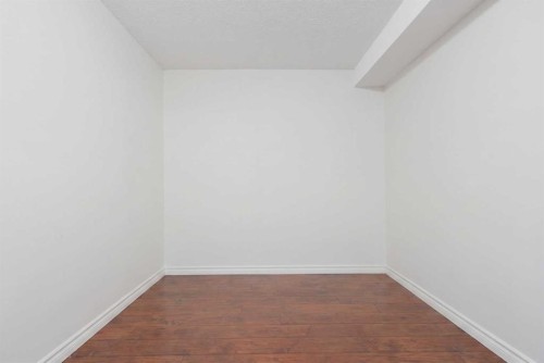 805-320 Meredith Road Ne, Calgary, AB - Indoor Photo Showing Other Room