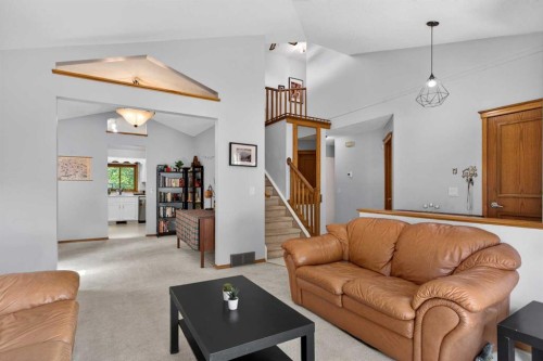 60 Scandia Hill Nw, Calgary, AB 