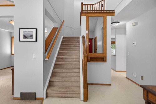 60 Scandia Hill Nw, Calgary, AB 
