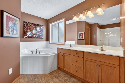 136 West Creek Glen, Chestermere, AB 