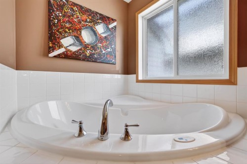 136 West Creek Glen, Chestermere, AB 