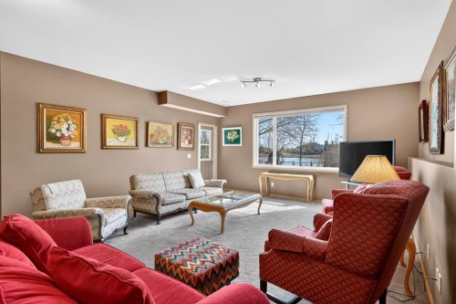 136 West Creek Glen, Chestermere, AB 