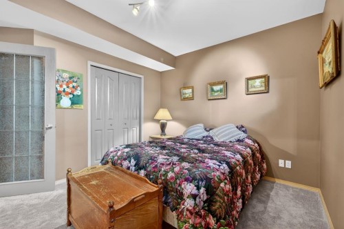 136 West Creek Glen, Chestermere, AB 