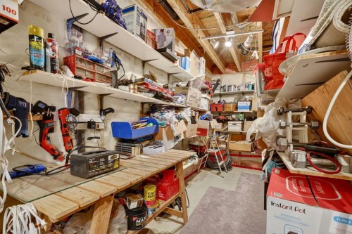 136 West Creek Glen, Chestermere, AB 