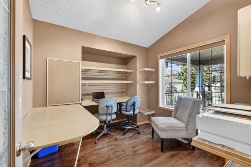 136 West Creek Glen, Chestermere, AB 