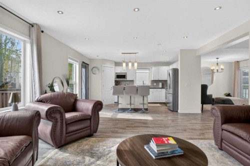 3271 Douglasdale Boulevard Se, Calgary, AB - Indoor Photo Showing Living Room