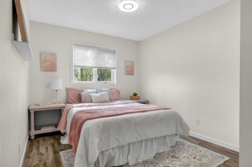 3271 Douglasdale Boulevard Se, Calgary, AB - Indoor Photo Showing Bedroom