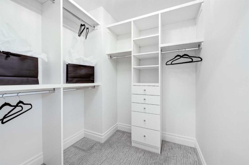 922 5 Street Nw, Calgary, AB - Indoor With Storage
