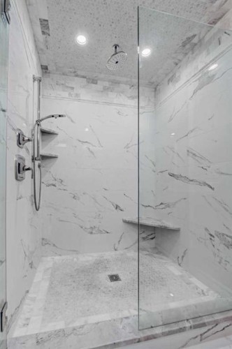 922 5 Street Nw, Calgary, AB -  Photo Showing Bathroom