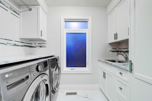 922 5 Street Nw, Calgary, AB - Indoor Photo Showing Laundry Room