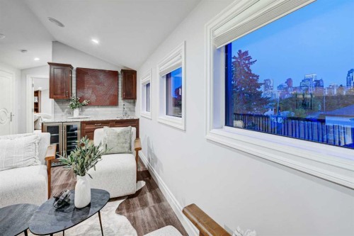 922 5 Street Nw, Calgary, AB - Indoor