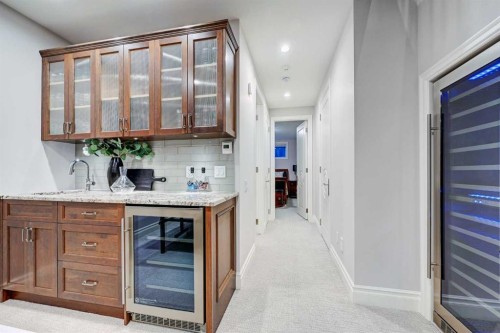 922 5 Street Nw, Calgary, AB - Indoor