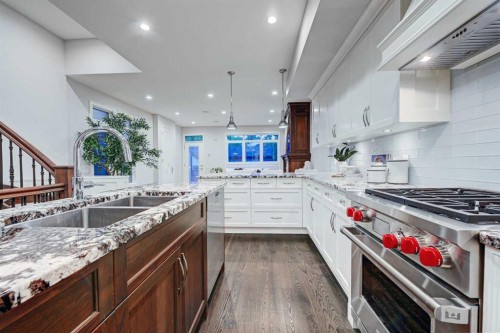 922 5 Street Nw, Calgary, AB - Indoor Photo Showing Kitchen With Double Sink With Upgraded Kitchen
