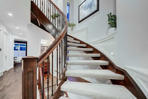 922 5 Street Nw, Calgary, AB - Indoor Photo Showing Other Room