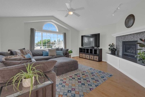 74 Douglasview Circle Se, Calgary, AB 