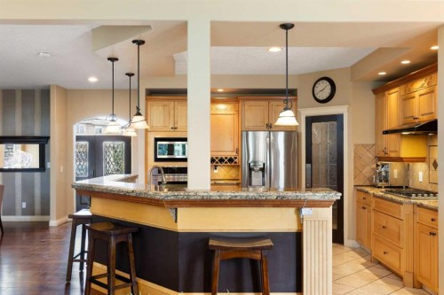 410 Royal Crest Bay Nw, Calgary, AB 