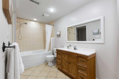 410 Royal Crest Bay Nw, Calgary, AB 