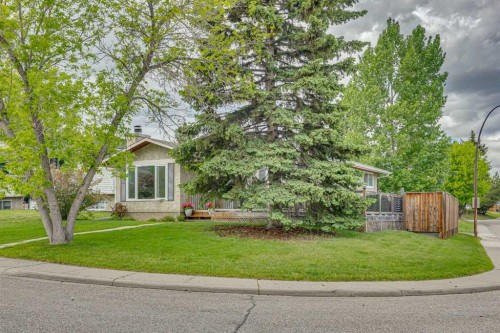 12019 Canfield Green Sw, Calgary, AB 