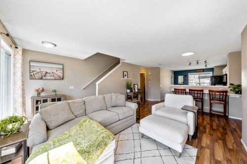 43 Toscana Gardens Nw, Calgary, AB - Indoor Photo Showing Living Room