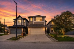 22 Sherwood Road NW Calgary, AB T3R 0N8