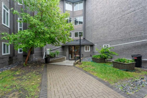 208-819 4A Street Ne, Calgary, AB 