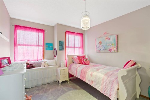 16 Bow Ridge Drive, Cochrane, AB - Indoor Photo Showing Bedroom