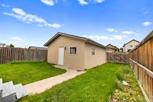 11 Saddlebrook Gardens Ne, Calgary, AB 