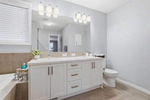 66 Masters Place Se, Calgary, AB 