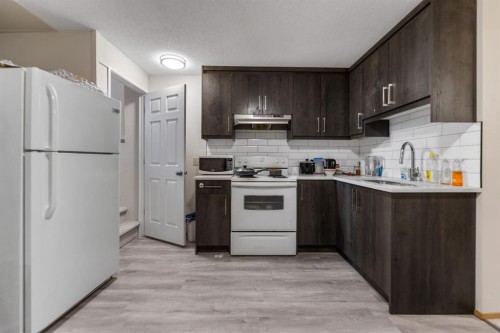 215 Carmel Close Ne, Calgary, AB 