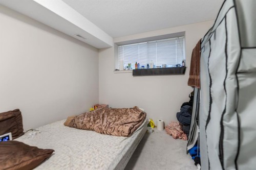 215 Carmel Close Ne, Calgary, AB 