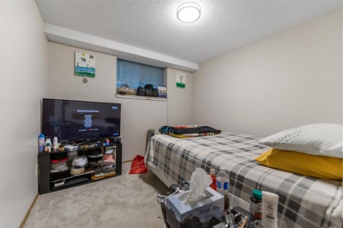 215 Carmel Close Ne, Calgary, AB 