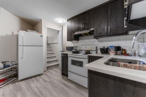 215 Carmel Close Ne, Calgary, AB 
