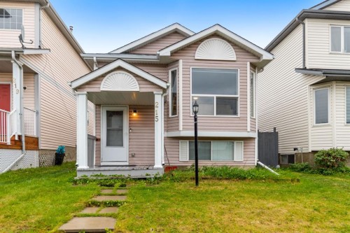 215 Carmel Close Ne, Calgary, AB 